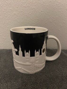 Starbucks London Relief Mug from the City Scenes Collector Series. EUC